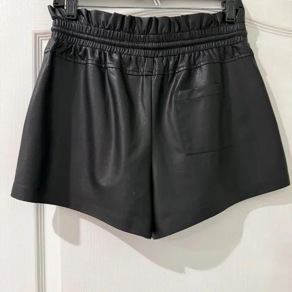 NWOT N Philanthropy Faux Leather Shorts, Black, Sz M - Picture 2 of 3